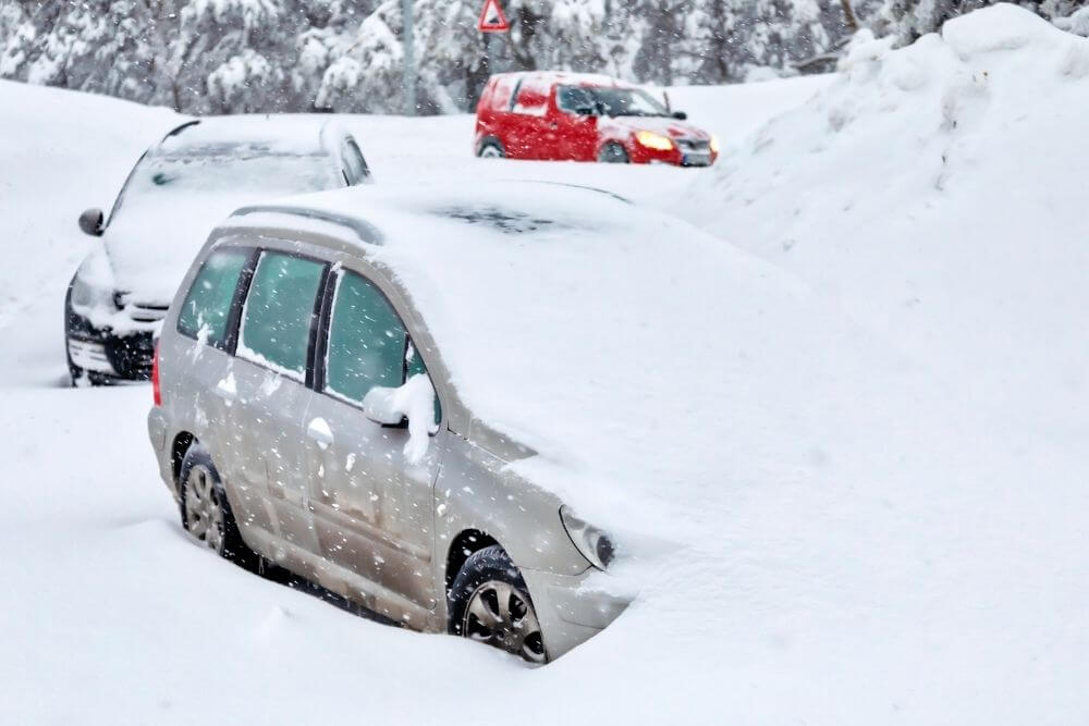 How to Drive in the Snow and 7 Other Useful Winter Driving Tips